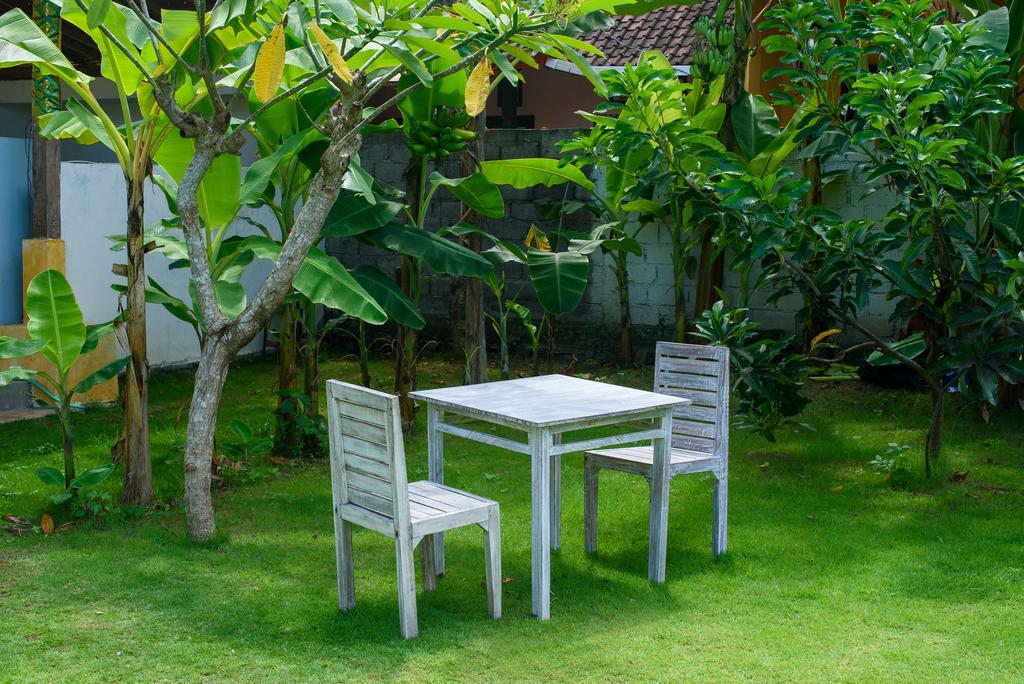 Asung Guesthouse Canggu Esterno foto
