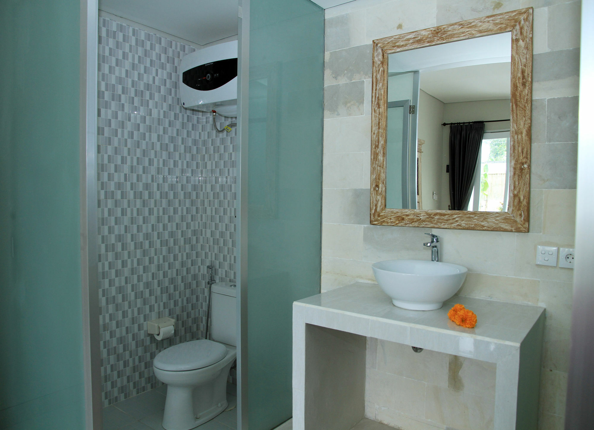 Asung Guesthouse Canggu Esterno foto